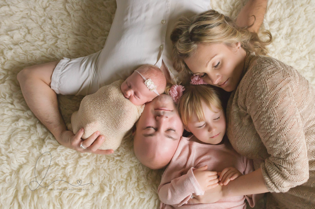 Seattle newborn photographer | newborn baby girl with family