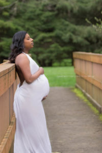 Maternity photographer in Seattle Washington