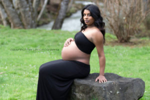 Maternity photographer in Seattle Washington