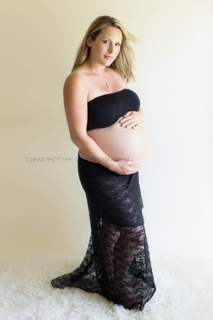 glowing momma | backlit maternity | Maple Valley maternity photographer