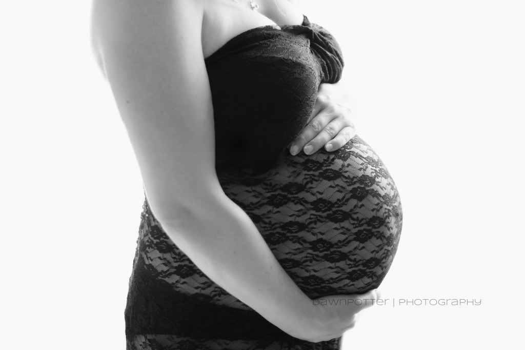 glowing momma | backlit maternity | Maple Valley maternity photographer