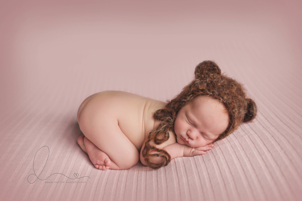 tushy pose | Seattle newborn photographer