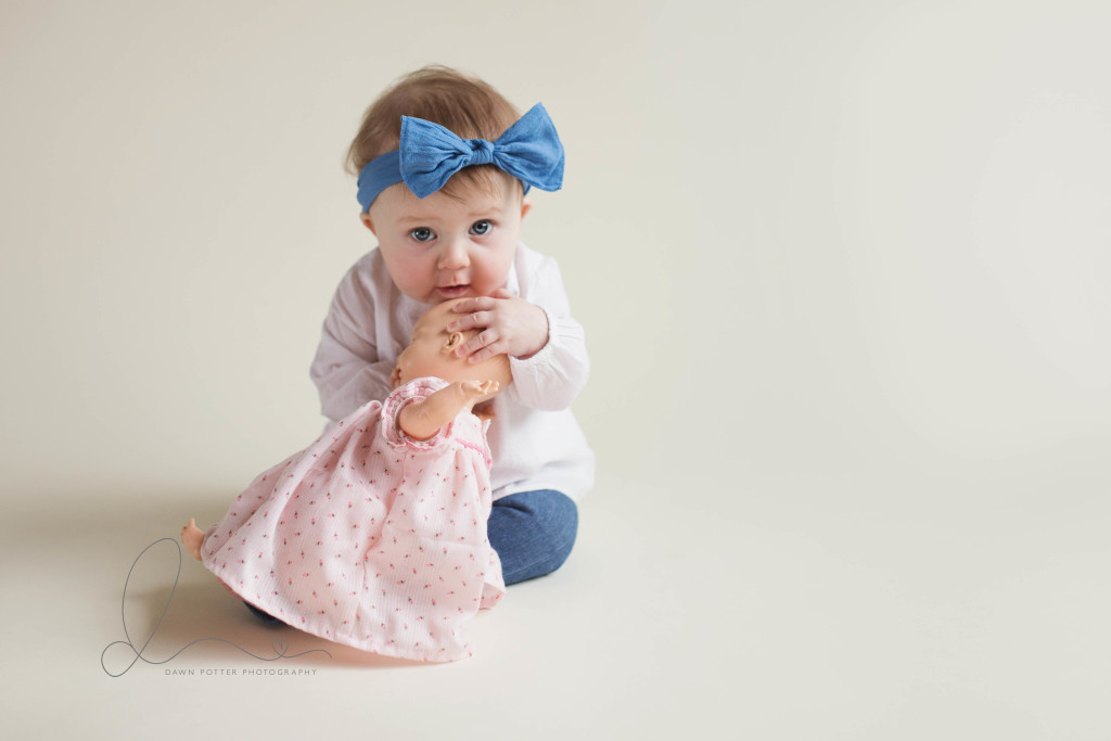 Blue eyes baby girl | Issaquah-Hobart newborn-baby photographer