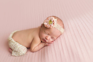 simple pose | Issaquah-Hobart newborn baby photographer | Seattle newborn baby photographer