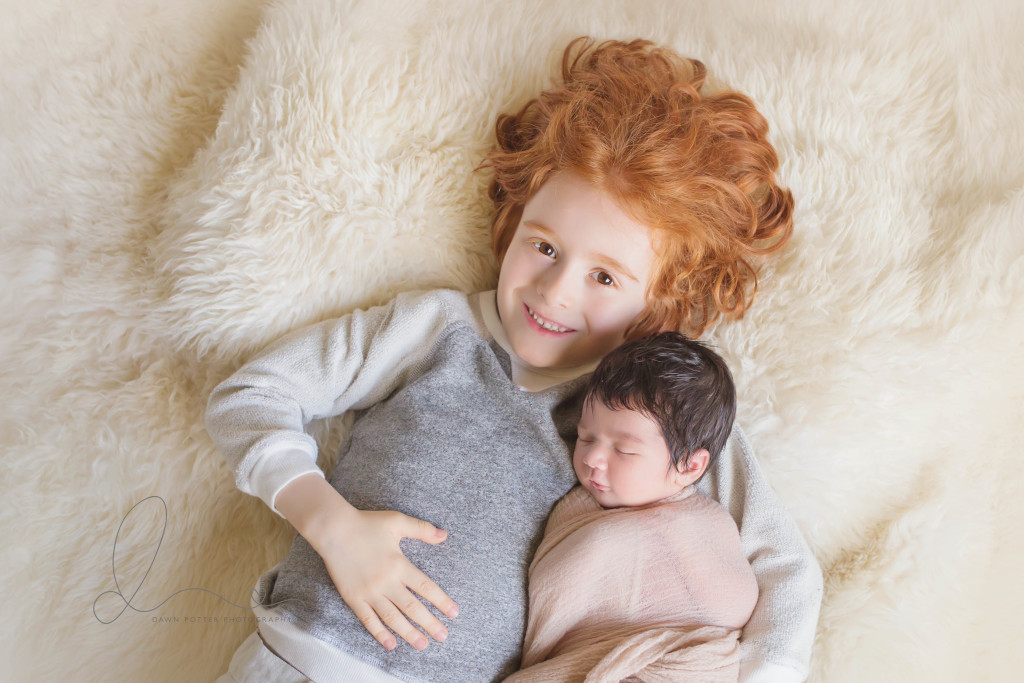 newborn sibling photo | Bellevue-Issaquah newborn baby photographer