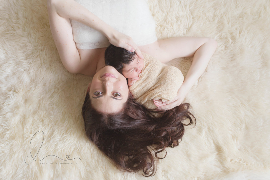 mom and baby |  Bellevue-Issaquah newborn baby photographer