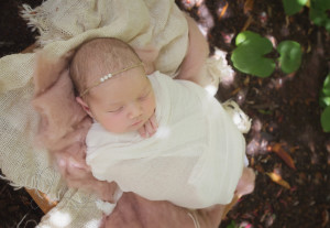 outdoor family newborn session | outdoor baby