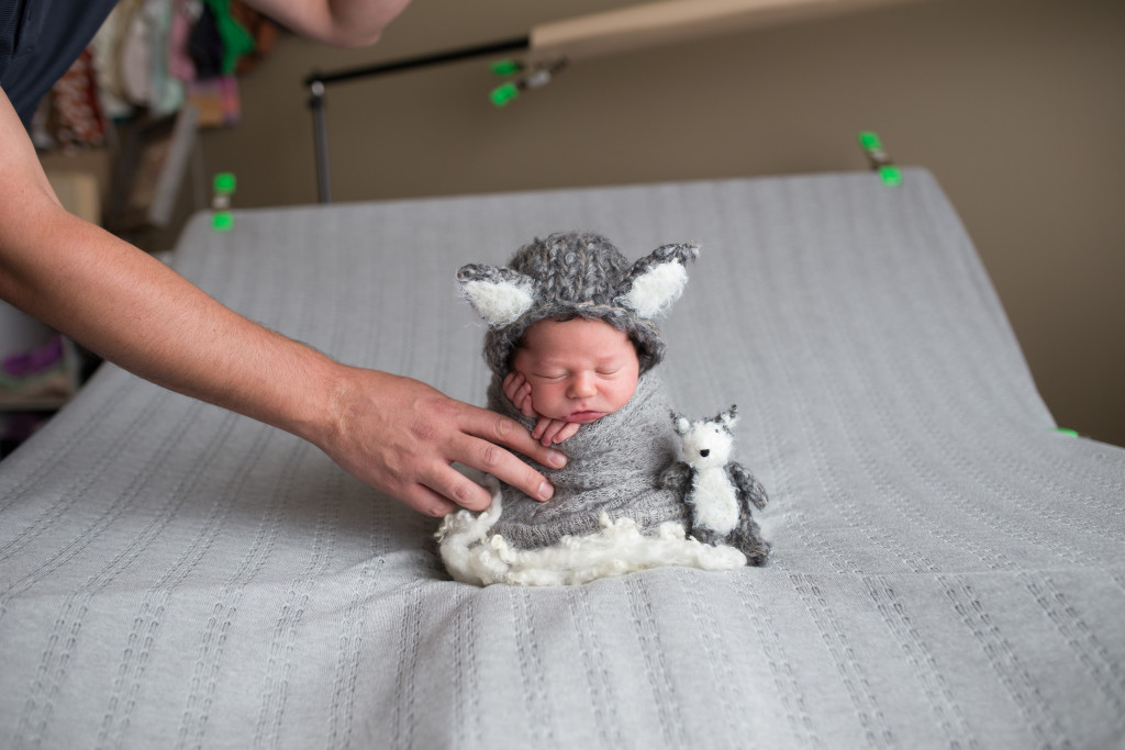 how to do the potato sack pose | behind the scenes | newborn safety | seattle bellevue newborn baby photographer