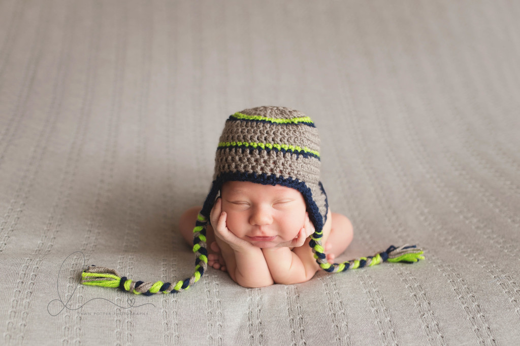 baby boy froggy pose