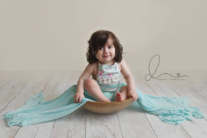 Issaquah Baby Photographer | Issaquah newborn studio | cake smash session