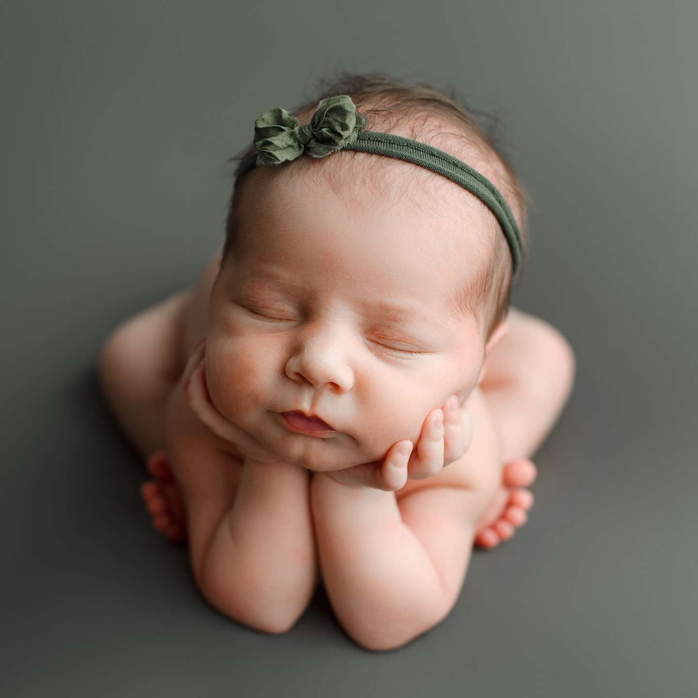 best Seattle newborn photography, newborn portrait studio Tacoma, Renton WA newborn photographer