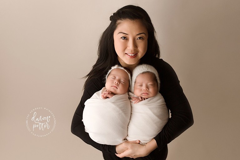 Renton newborn twins photographer_0162.jpg
