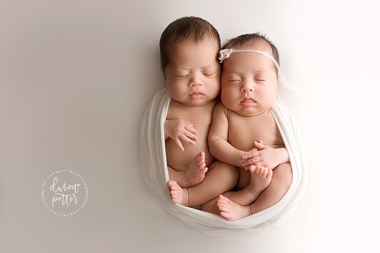 Renton newborn twins photographer_0167.jpg