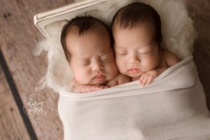Renton-newborn-twins-photographer